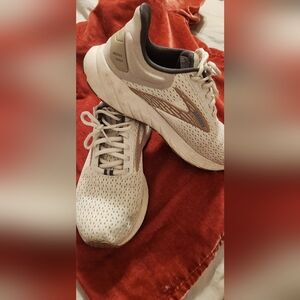 Brooks Women's Cream and Brown Athletic Shoes